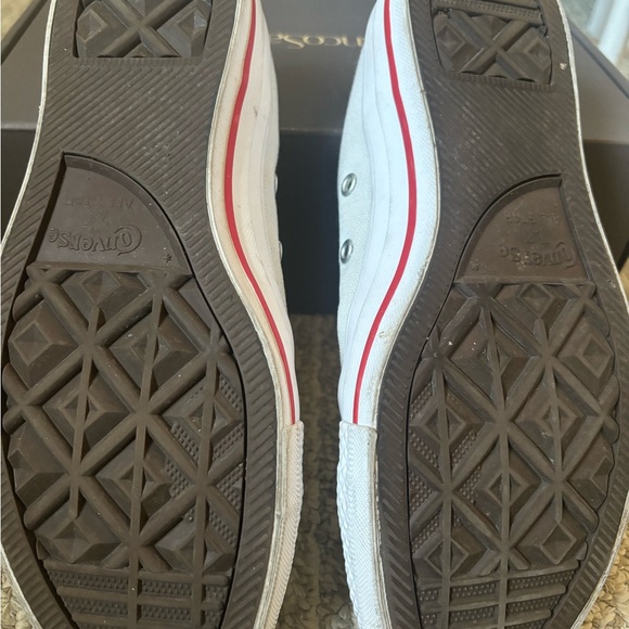 Converse size 8 women’s - Picture 2 of 6
